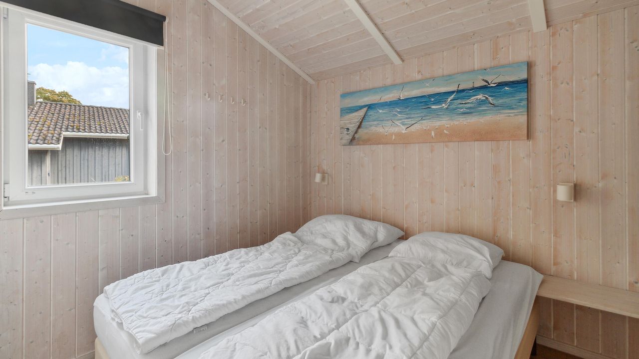 bedroom bedroom